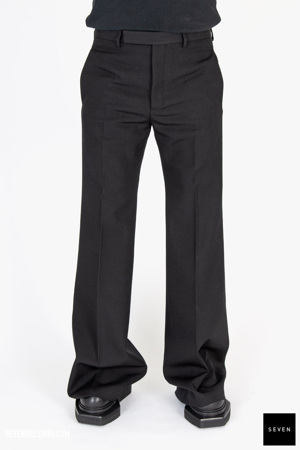 【BAON】Enen Star Rivet Wide Cotton Pants SACAI | Belted Cotton Wide Leg Chino Pants | Men | Lane Crawford