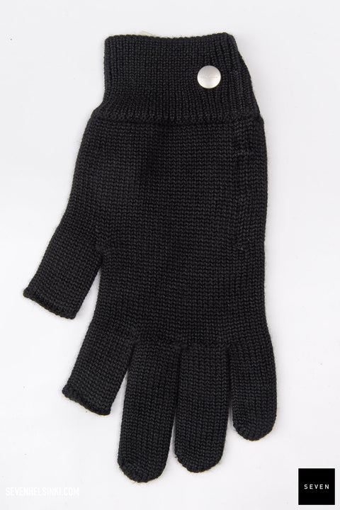 TOUCHSCREEN GLOVES