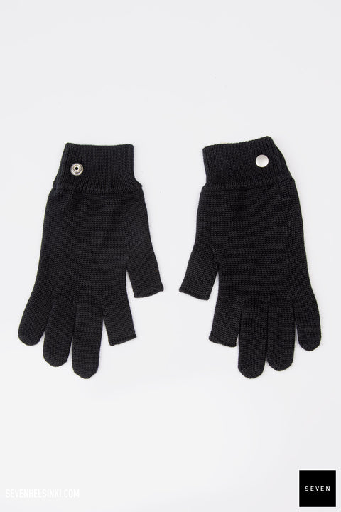 TOUCHSCREEN GLOVES