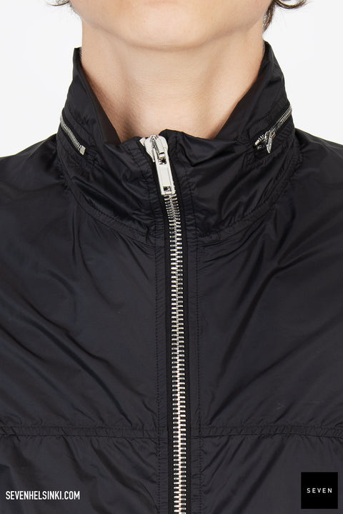 x CHAMPION - MOUNTAIN WINDBREAKER