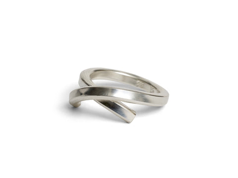 RING EMBRACE FINE