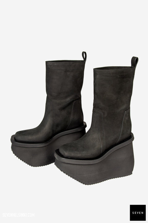 FACTORY BOOTS