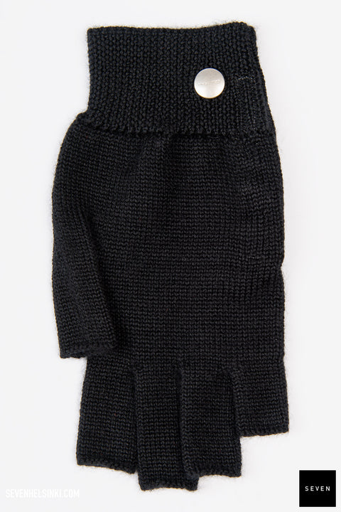 FINGERLESS GLOVES