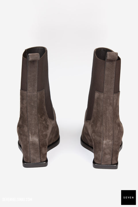  SHARP WEDGE SLIVER