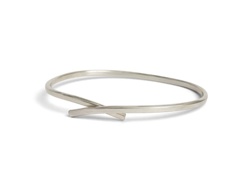 BANGLE EMBRACE