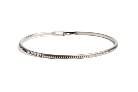BANGLE HOOK TRACE